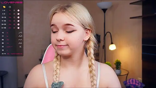 Snapshot of ZaraCreedon chatting on 31, 1, 2025 ZaraCreedon online show from 31, 1, 2025