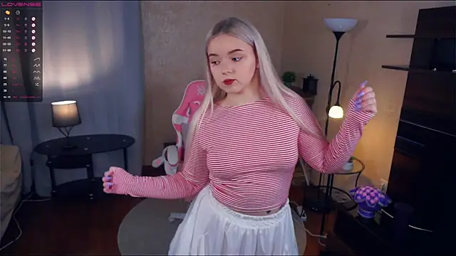 Snapshot of ZaraCreedon chatting on 5, 2, 2025 ZaraCreedon online show from 5, 2, 2025