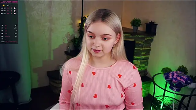 Snapshot of ZaraCreedon chatting on 7, 2, 2025 ZaraCreedon online show from 7, 2, 2025