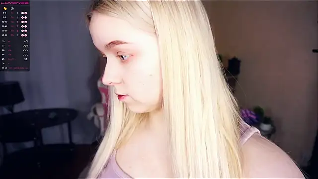 Snapshot of ZaraCreedon chatting on 11, 2, 2025 ZaraCreedon online show from 11, 2, 2025