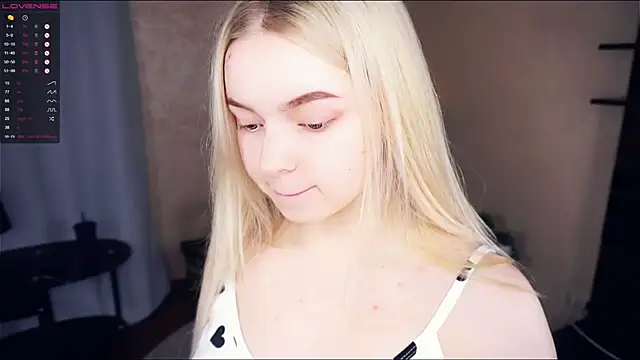 Snapshot of ZaraCreedon chatting on 13, 2, 2025 ZaraCreedon online show from 13, 2, 2025