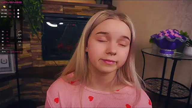 Snapshot of ZaraCreedon chatting on 19, 2, 2025 ZaraCreedon online show from 19, 2, 2025