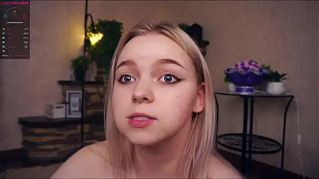 Snapshot of ZaraCreedon chatting on 7, 3, 2025 ZaraCreedon online show from 7, 3, 2025