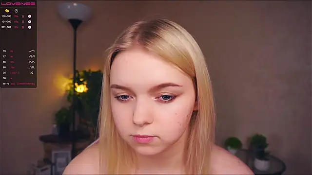 Snapshot of ZaraCreedon chatting on 13, 3, 2025 ZaraCreedon online show from 13, 3, 2025