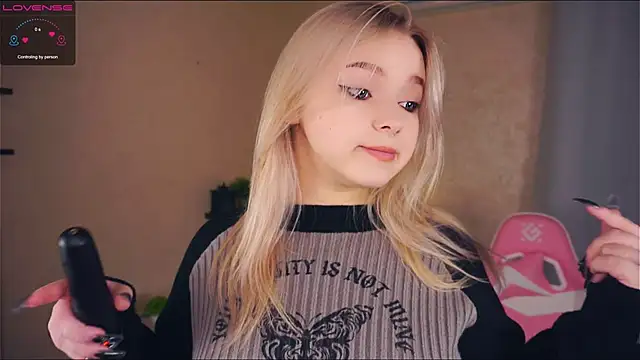 Snapshot of ZaraCreedon chatting on 16, 3, 2025 ZaraCreedon online show from 16, 3, 2025