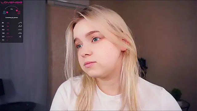 Snapshot of ZaraCreedon chatting on 19, 3, 2025 ZaraCreedon online show from 19, 3, 2025