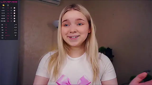 Snapshot of ZaraCreedon chatting on 20, 3, 2025 ZaraCreedon online show from 20, 3, 2025