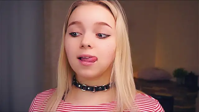 Snapshot of ZaraCreedon chatting on 22, 3, 2025 ZaraCreedon online show from 22, 3, 2025