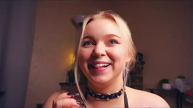 Snapshot of ZaraCreedon chatting on 23, 3, 2025 ZaraCreedon online show from 23, 3, 2025