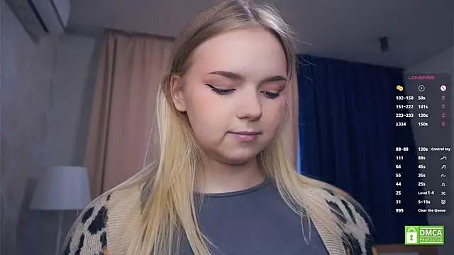 Snapshot of ZaraCreedon chatting on 16, 11, 2025 ZaraCreedon online show from 16, 11, 2025