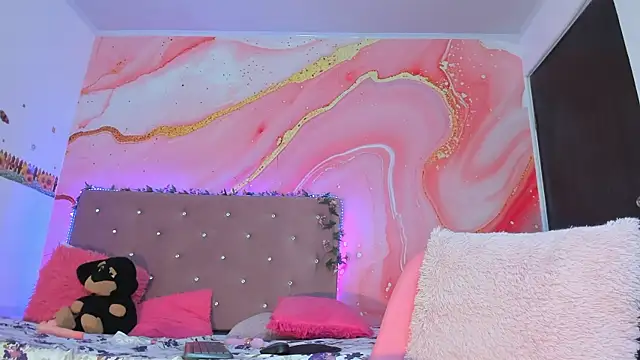 Snapshot of Daisy__rose chatting on 4, 2, 2025 Daisy rose online show from 4, 2, 2025