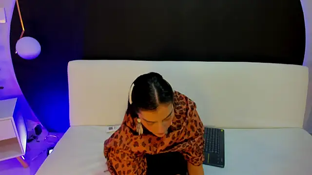 Ada Monroe10 online show from 11, 2, 2026