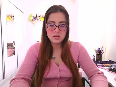 Snapshot of maliamiller chatting on 15, 6, 2026 maliamiller online show from 15, 6, 2026