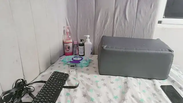 celeste jhons online show from 14, 4, 2026