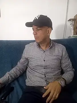 latinmartin73 online show from 5, 3, 2025