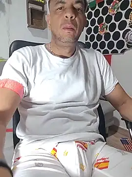 Snapshot of latinmartin73 chatting on 17, 6, 2026 latinmartin73 online show from 17, 6, 2026