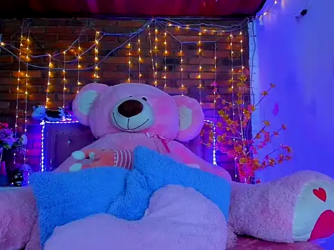 Snapshot of dulcevegga chatting on 4, 10, 2025 dulcevegga online show from 4, 10, 2025