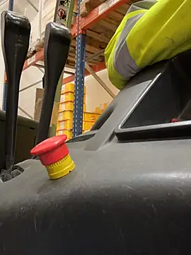 Snapshot of jovenestraviesos chatting on 5, 2, 2026 jovenestraviesos online show from 5, 2, 2026