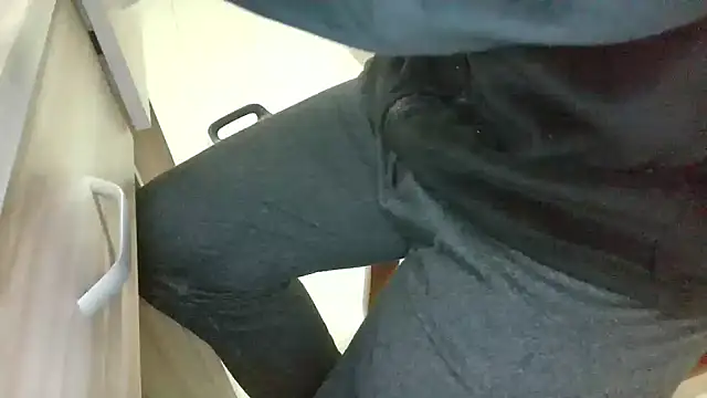 Snapshot of huzi518 chatting on 17, 3, 2025 huzi518 online show from 17, 3, 2025