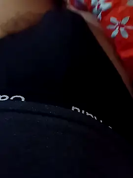 Snapshot of huzi518 chatting on 4, 11, 2025 huzi518 online show from 4, 11, 2025