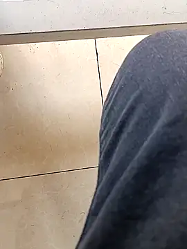 Snapshot of huzi518 chatting on 20, 11, 2025 huzi518 online show from 20, 11, 2025