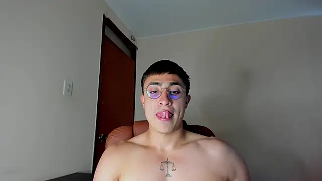 Leoknight online show from 3, 2, 2025