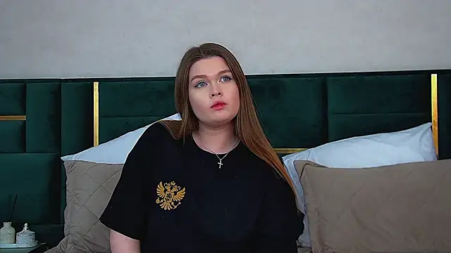 Snapshot of CrystalLyons chatting on 17, 2, 2026 CrystalLyons online show from 17, 2, 2026