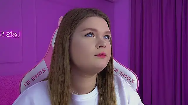 Snapshot of CrystalLyons chatting on 22, 2, 2026 CrystalLyons online show from 22, 2, 2026