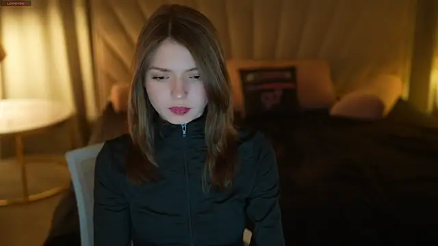 Snapshot of Michelle_054 chatting on 15, 12, 2025 Michelle 054 online show from 15, 12, 2025