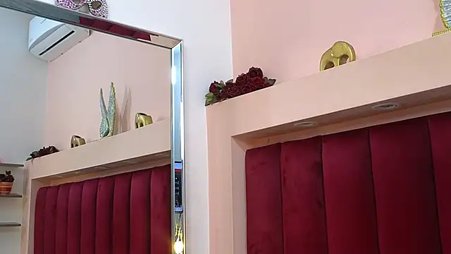 Snapshot of JESSYCORTES chatting on 28, 1, 2025 JESSYCORTES online show from 28, 1, 2025