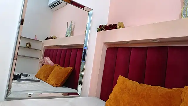 Snapshot of JESSYCORTES chatting on 6, 3, 2025 JESSYCORTES online show from 6, 3, 2025