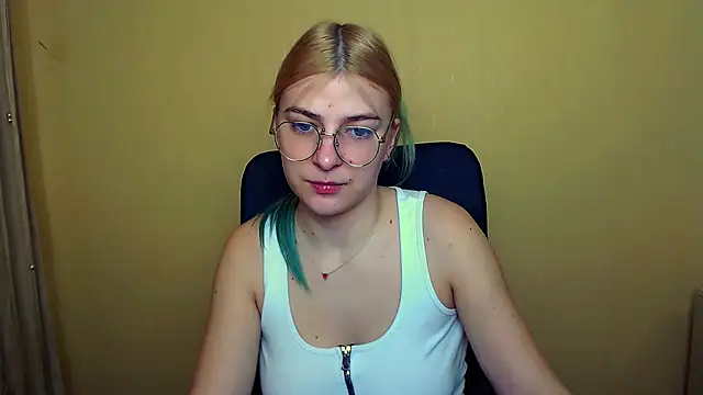 Snapshot of Luna_Lush_ chatting on 9, 1, 2025 Luna Lush online show from 9, 1, 2025