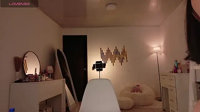 Snapshot of Sarah_cam06 chatting on 8, 1, 2026 Sarah cam06 online show from 8, 1, 2026