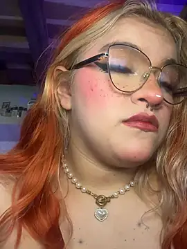 Snapshot of SophiaWeestt99 chatting on 19, 4, 2026 SophiaWeestt99 online show from 19, 4, 2026