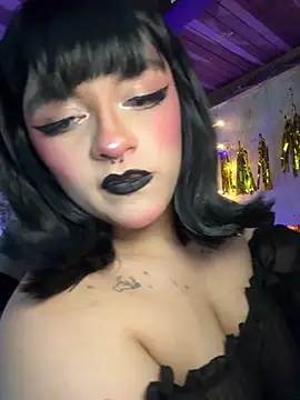 Snapshot of SophiaWeestt99 chatting on 2, 5, 2026 SophiaWeestt99 online show from 2, 5, 2026