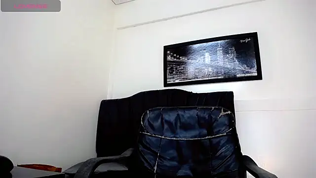 Diosiris Riannys online show from 4, 10, 2025