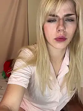 Snapshot of SirenitySirenxx chatting on 8, 1, 2025 SirenitySirenxx online show from 8, 1, 2025