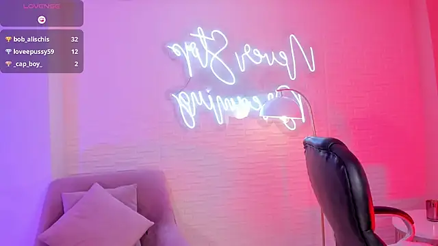 RebeccaHudson online show from 10, 3, 2025