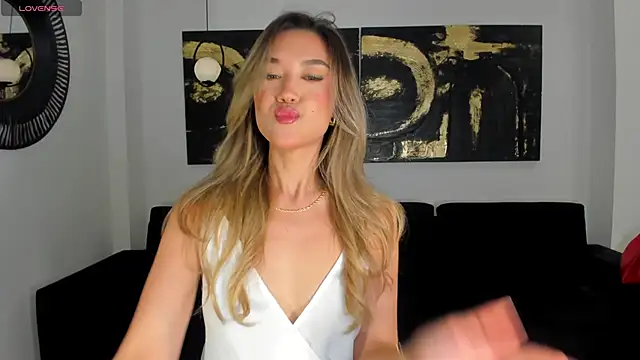 RebeccaHudson online show from 18, 11, 2025