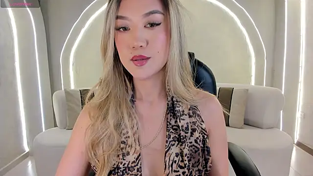Snapshot of RebeccaHudson chatting on 12, 5, 2026 RebeccaHudson online show from 12, 5, 2026
