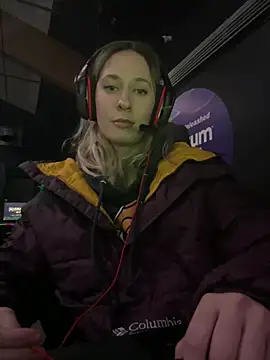 Snapshot of M1ssyk1ssy chatting on 19, 12, 2024 M1ssyk1ssy online show from 19, 12, 2024