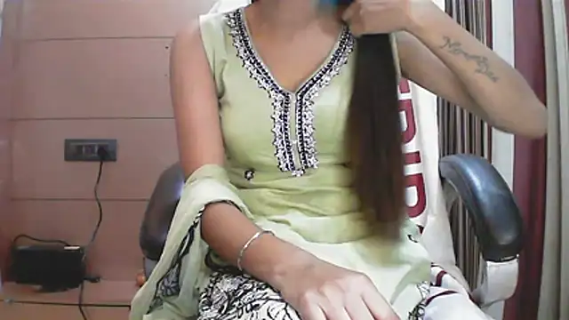 Snapshot of collage_hoty chatting on 22, 12, 2025 collage hoty online show from 22, 12, 2025