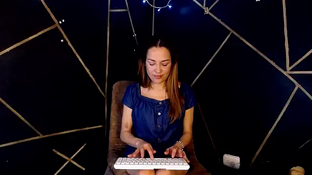 camilawm19 online show from 6, 4, 2026