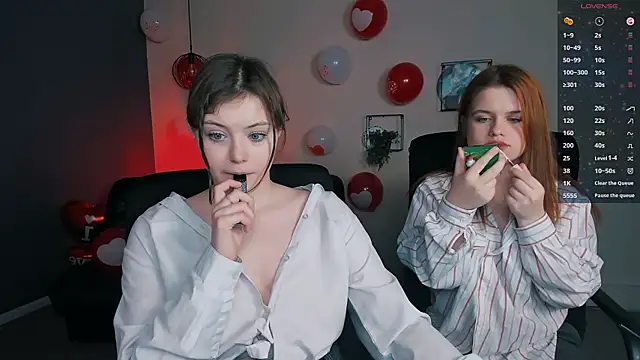 Snapshot of nikole_kitt chatting on 15, 2, 2025 nikole kitt online show from 15, 2, 2025