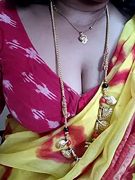 Snapshot of gaurika18 chatting on 7, 3, 2025 gaurika18 online show from 7, 3, 2025