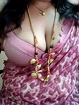 Snapshot of gaurika18 chatting on 10, 3, 2025 gaurika18 online show from 10, 3, 2025