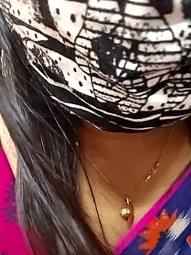 Snapshot of gaurika18 chatting on 20, 10, 2025 gaurika18 online show from 20, 10, 2025