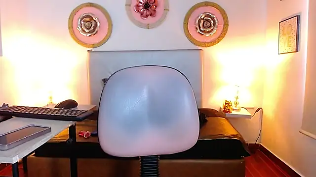 Snapshot of zoe_hecate_sexx chatting on 17, 6, 2026 zoe hecate sexx online show from 17, 6, 2026