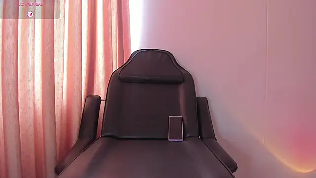 Whitekitty-exe online show from 15, 2, 2025