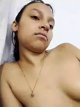 Snapshot of emma_ambar chatting on 8, 12, 2024 emma ambar online show from 8, 12, 2024